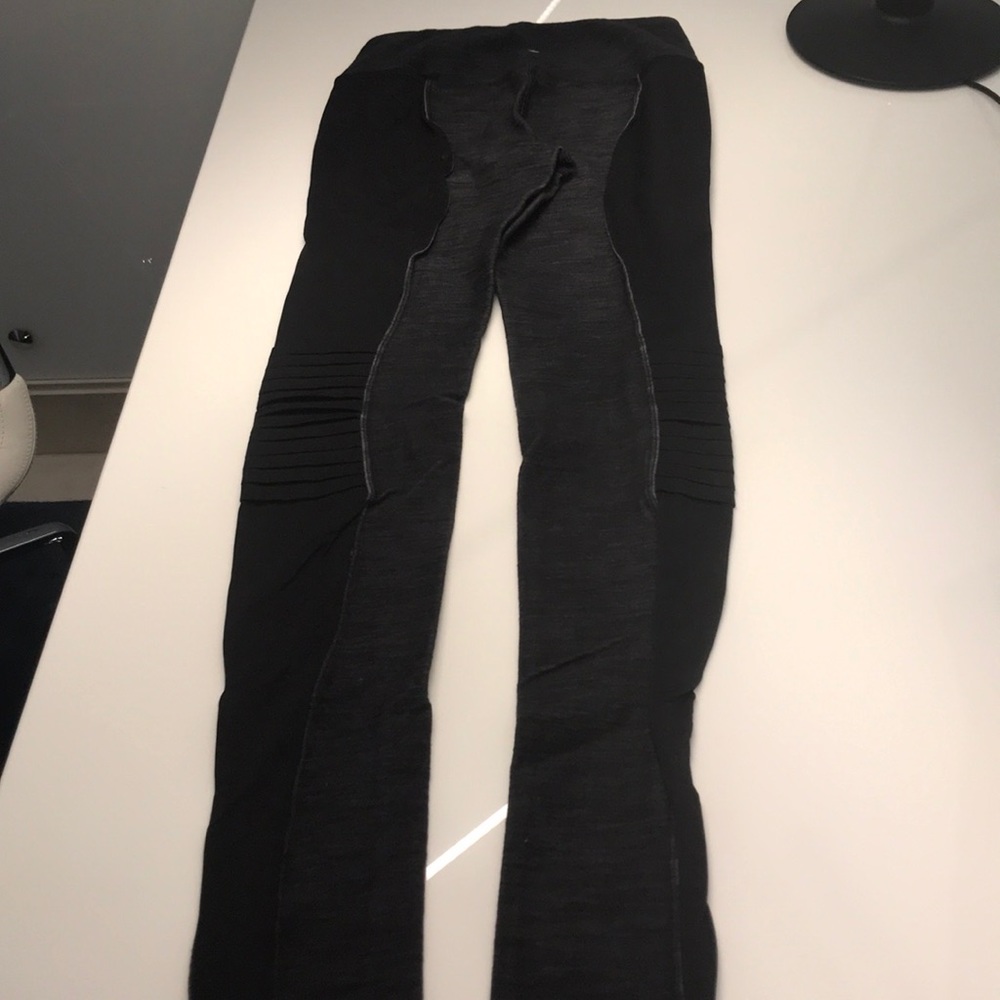 Black and Grey Lululemon Leggings